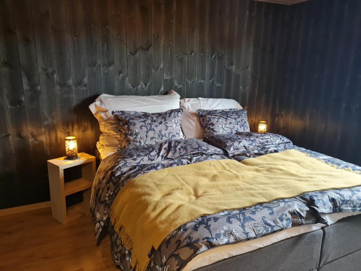 Rorbu Ved Sjoen Vila Bud Exterior foto