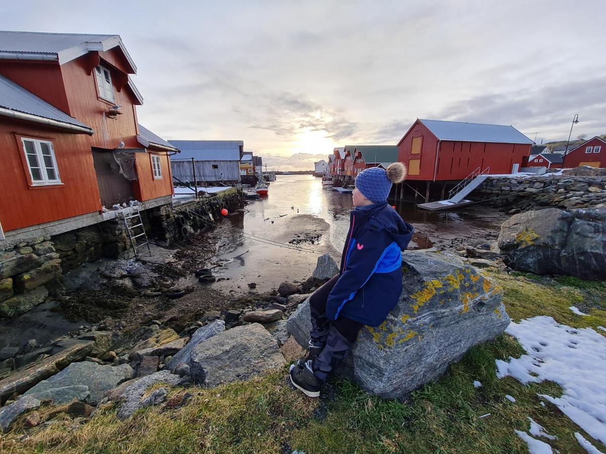 Rorbu Ved Sjoen Vila Bud Exterior foto