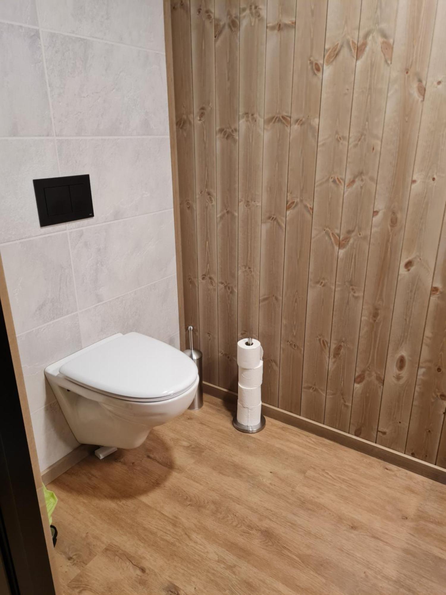 Rorbu Ved Sjoen Vila Bud Exterior foto
